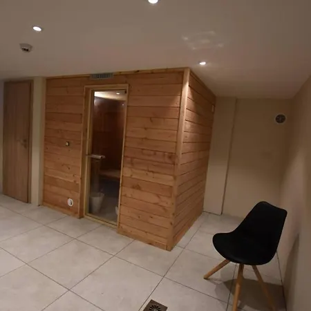 Holiday home Les Loneux 27 Pers, - Vue Incroyable - Wellness, Billard, Cinema